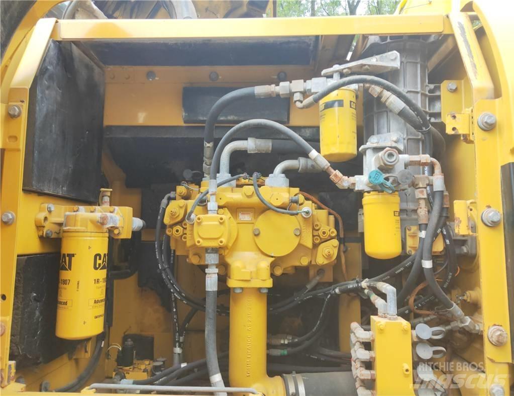 CAT 329 D Kāpurķēžu ekskavatori