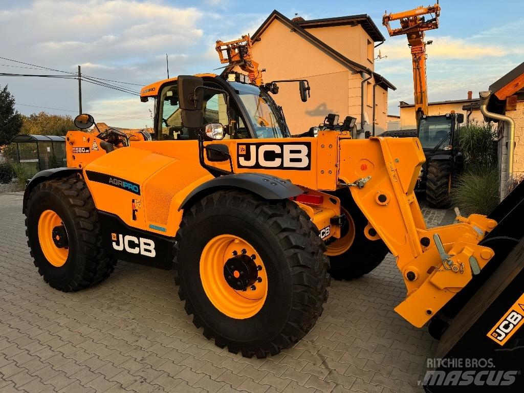 JCB 560-80 AGRI PRO Lauksaimniecības pacēlāji