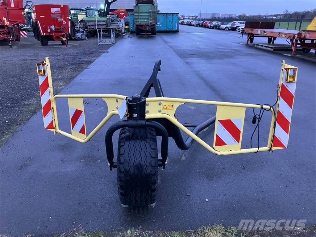 Kemper 400F Cits lopbarības novācēju, kombainu aprīkojums