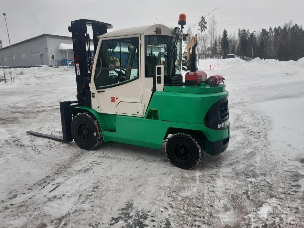 Mitsubishi FD50K Tehnika ar dīzeļa dzinēju