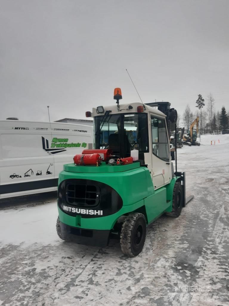 Mitsubishi FD50K Tehnika ar dīzeļa dzinēju
