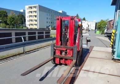 Manitou MI 30 D Tehnika ar dīzeļa dzinēju