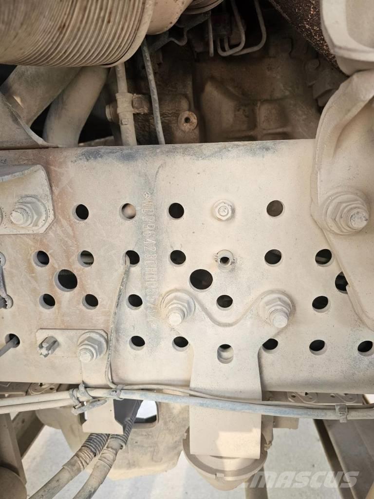 Mercedes-Benz 3951 Mini pašizgāzēji