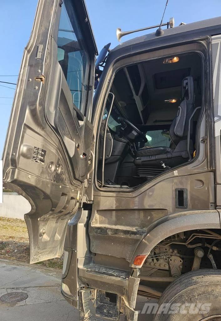 Mercedes-Benz 3951 Mini pašizgāzēji