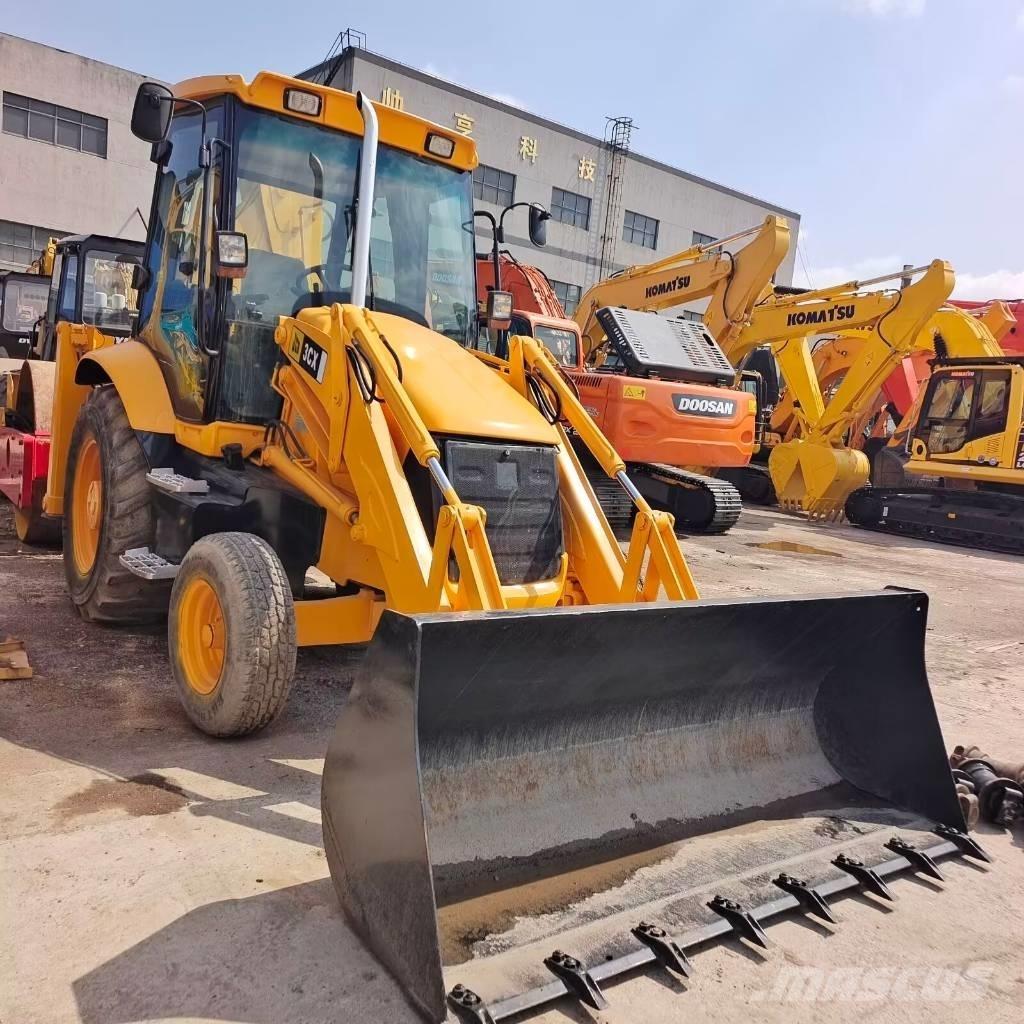 JCB 3 CX Ekskavatori-iekrāvēji