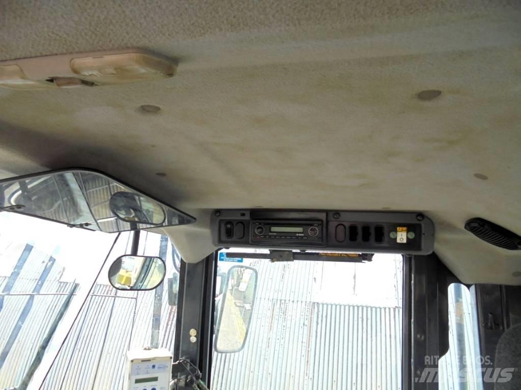 Komatsu WA 270-7 Iekrāvēji uz riteņiem