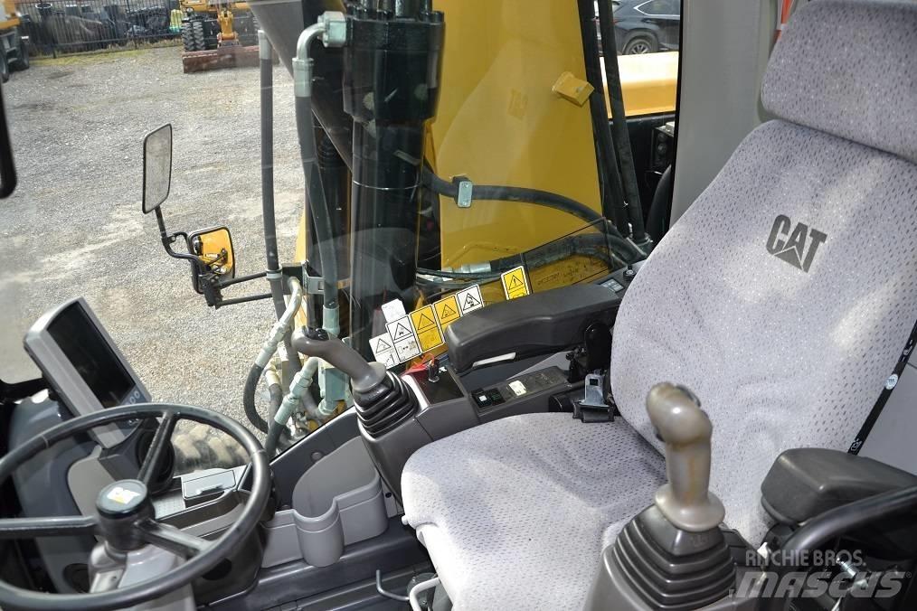 CAT M 315 D Ekskavatori uz riteņiem