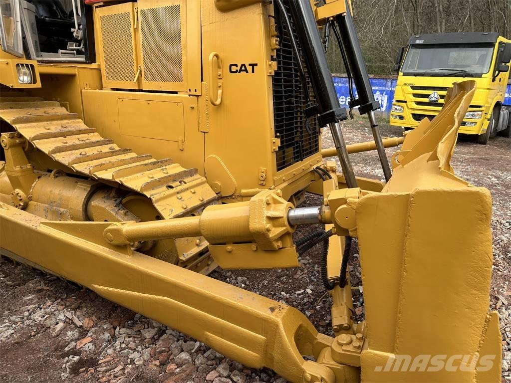 CAT D7H Kāpurķēžu buldozeri