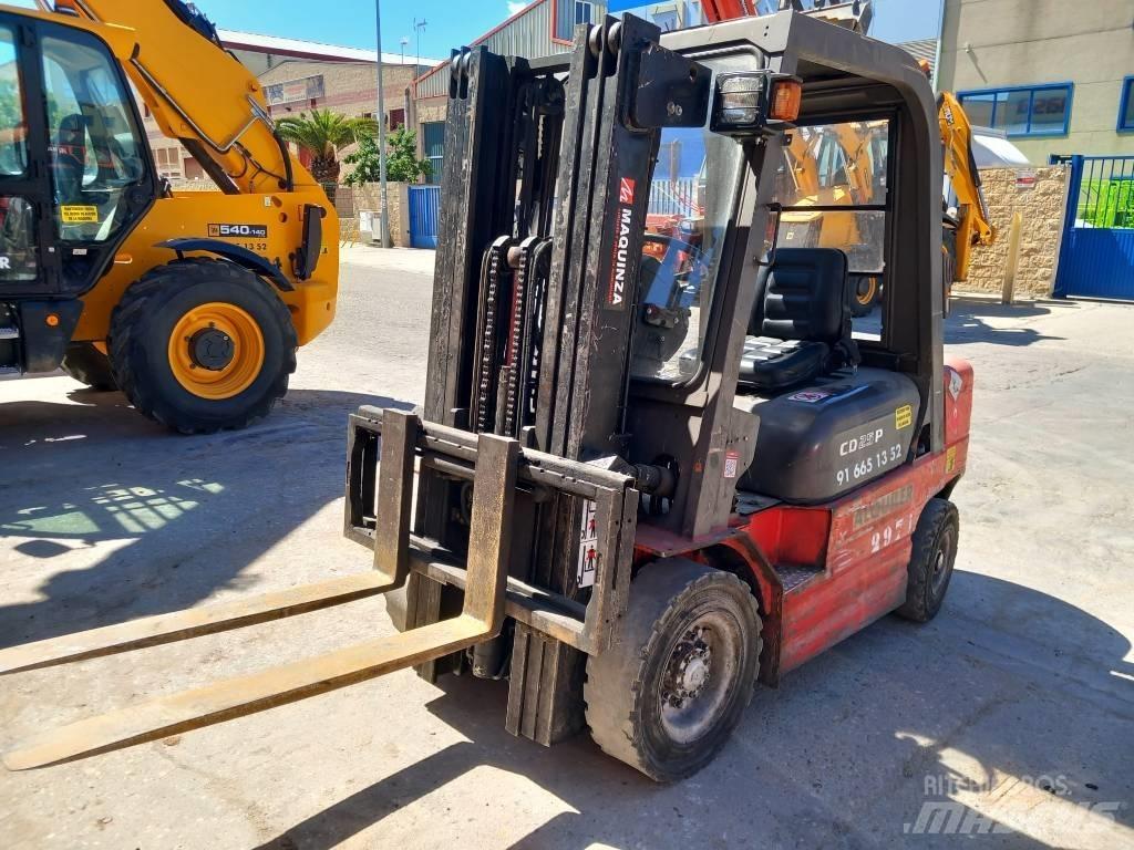 Manitou CD 25 P Tehnika ar dīzeļa dzinēju