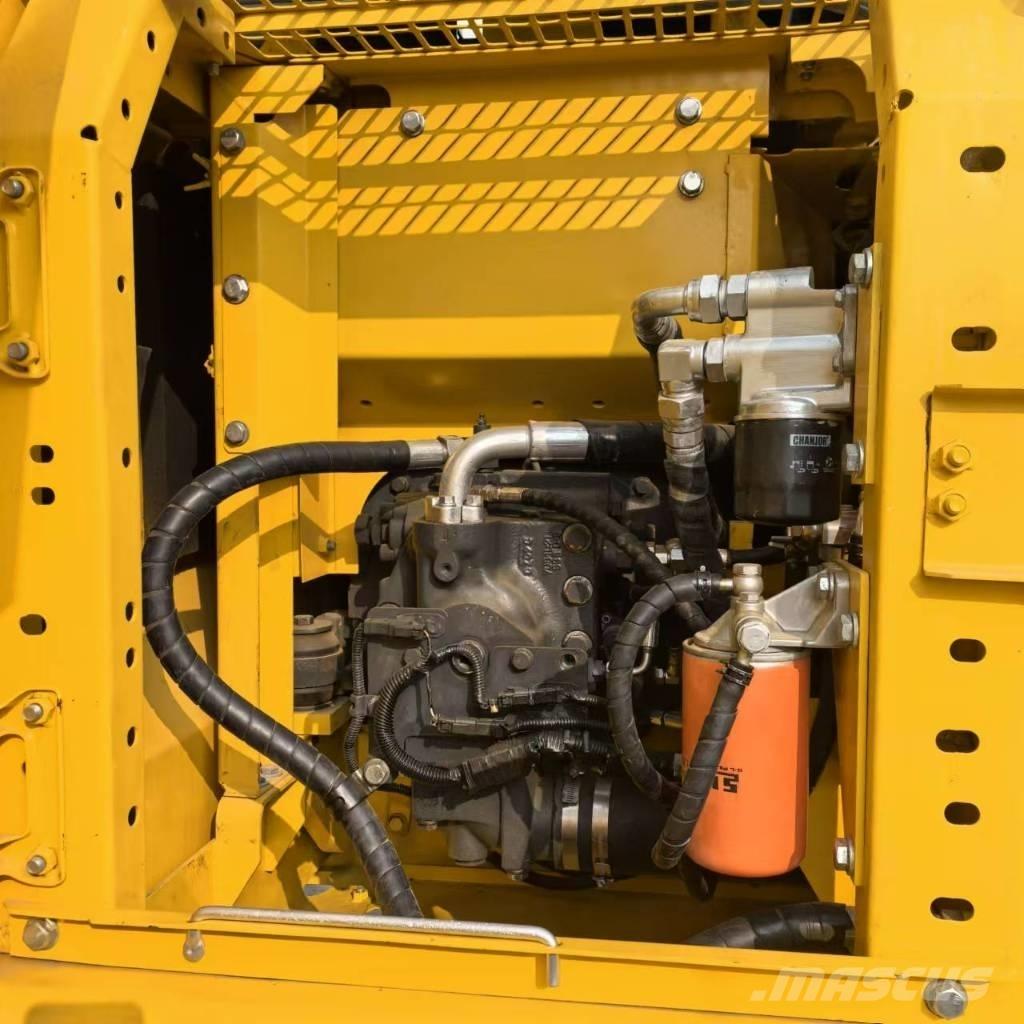 Komatsu PC 130-7 Kāpurķēžu ekskavatori