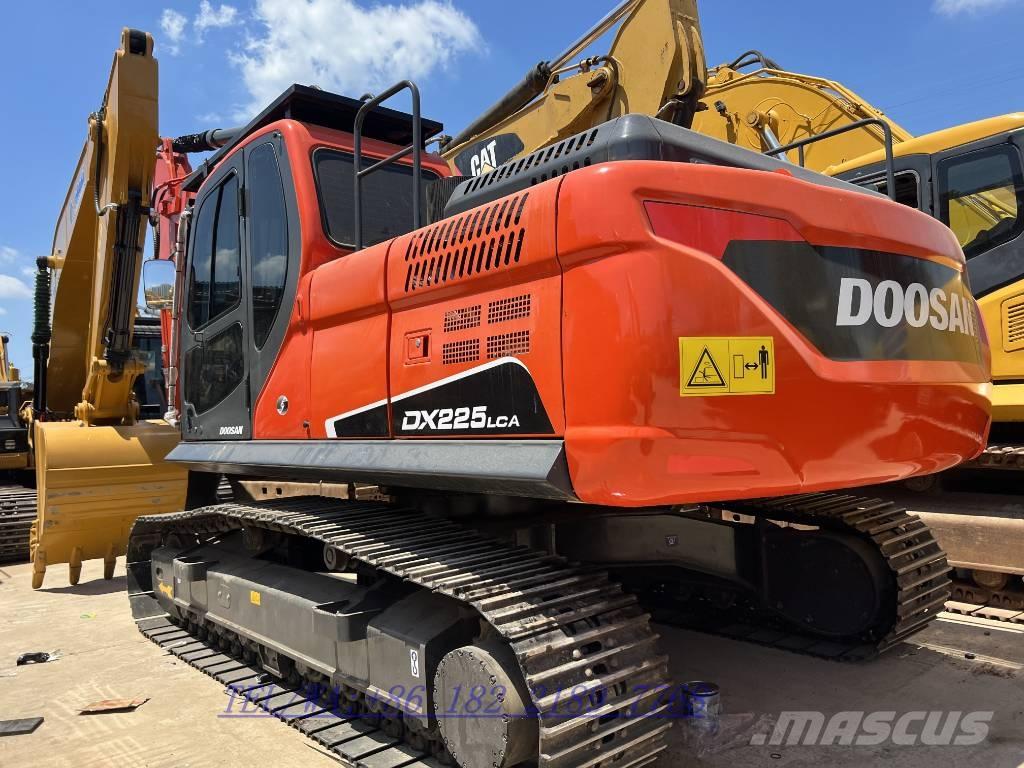 Doosan DX225 Kāpurķēžu ekskavatori