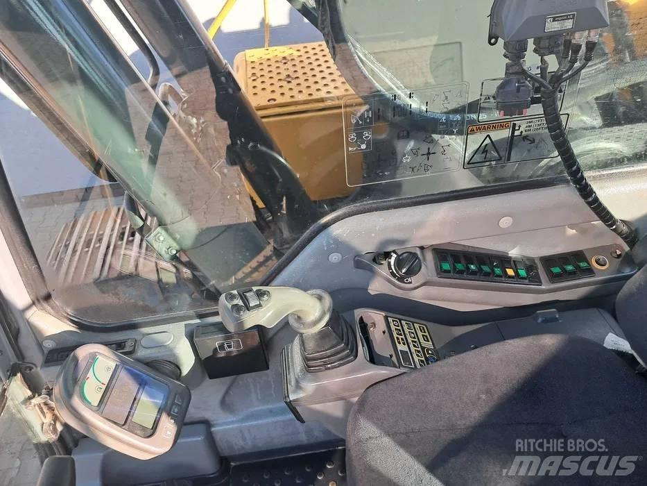 Volvo EC 240 B LC Kāpurķēžu ekskavatori