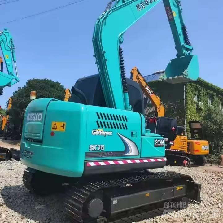 Kobelco SK75 Kāpurķēžu ekskavatori