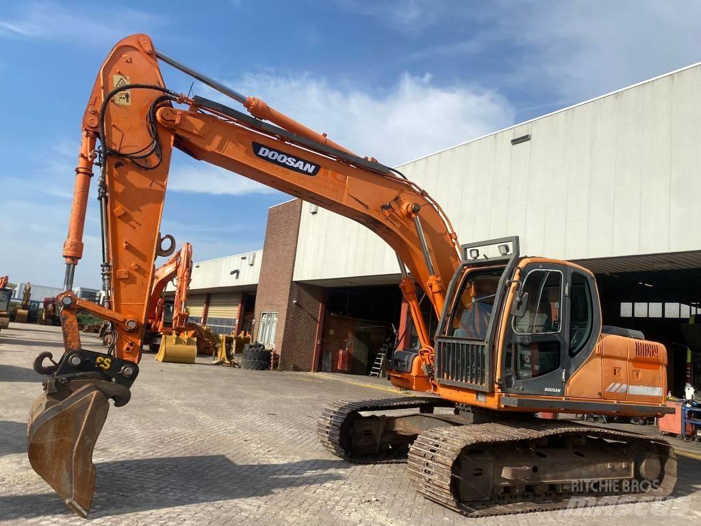 Doosan DX 180 LC Kāpurķēžu ekskavatori