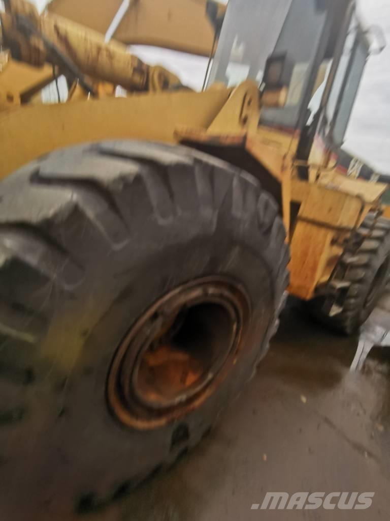 CAT 966F Iekrāvēji uz riteņiem