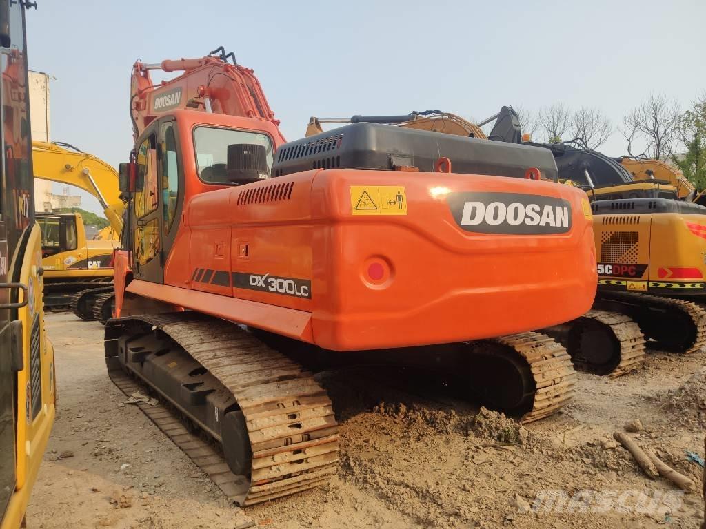 Doosan dx300 Kāpurķēžu ekskavatori