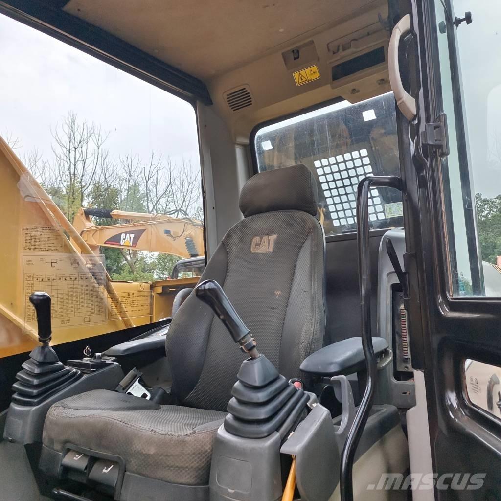 CAT 320 D Kāpurķēžu ekskavatori