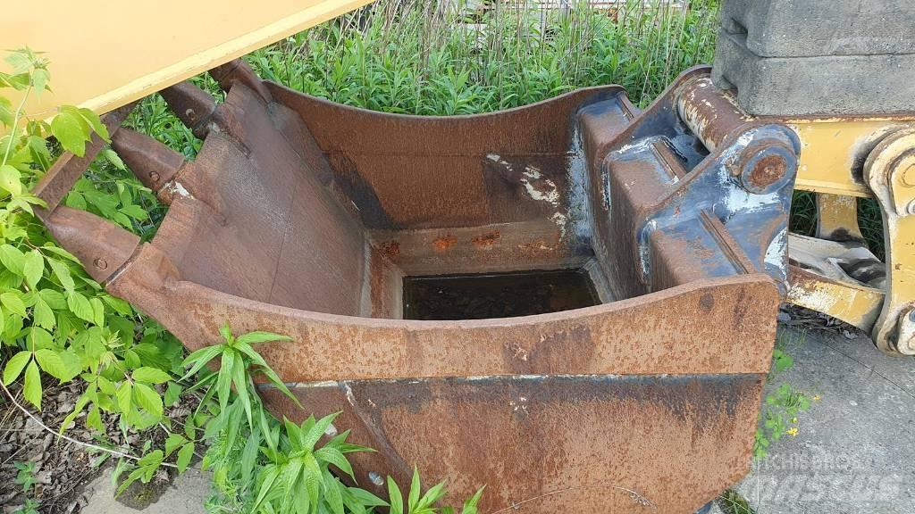 CAT 329 D Ekskavatori tālās sniedzamības darbiem