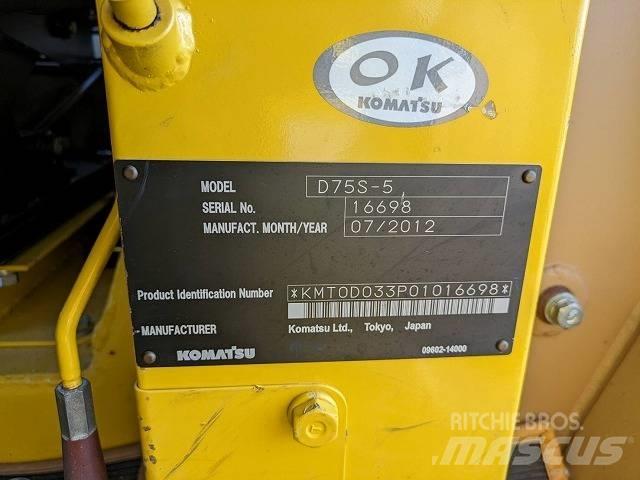 Komatsu D 75 S-5 Kāpurķēžu iekrāvēji