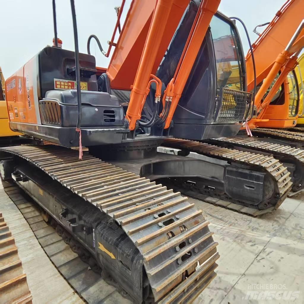 Hitachi ZX 210 Kāpurķēžu ekskavatori