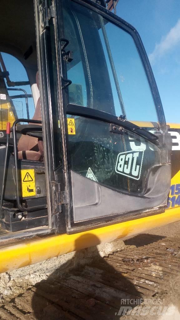 JCB JS 220 LC Kāpurķēžu ekskavatori
