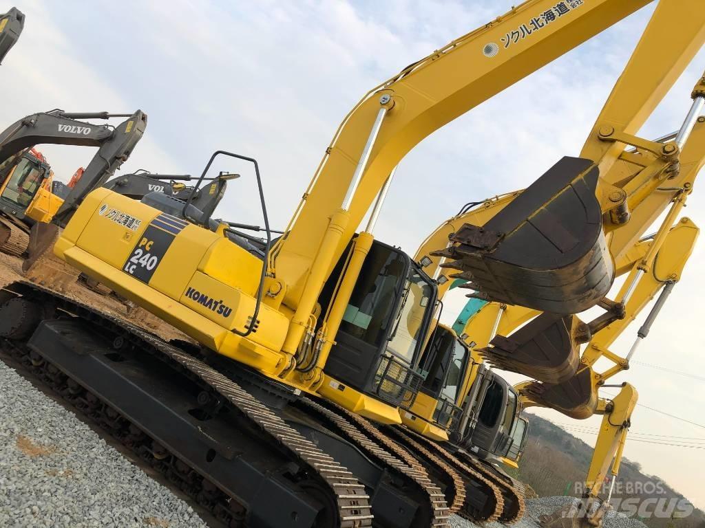 Komatsu 240-8 Kāpurķēžu ekskavatori