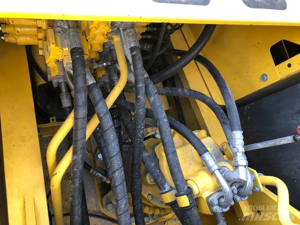 Komatsu 240-8 Kāpurķēžu ekskavatori