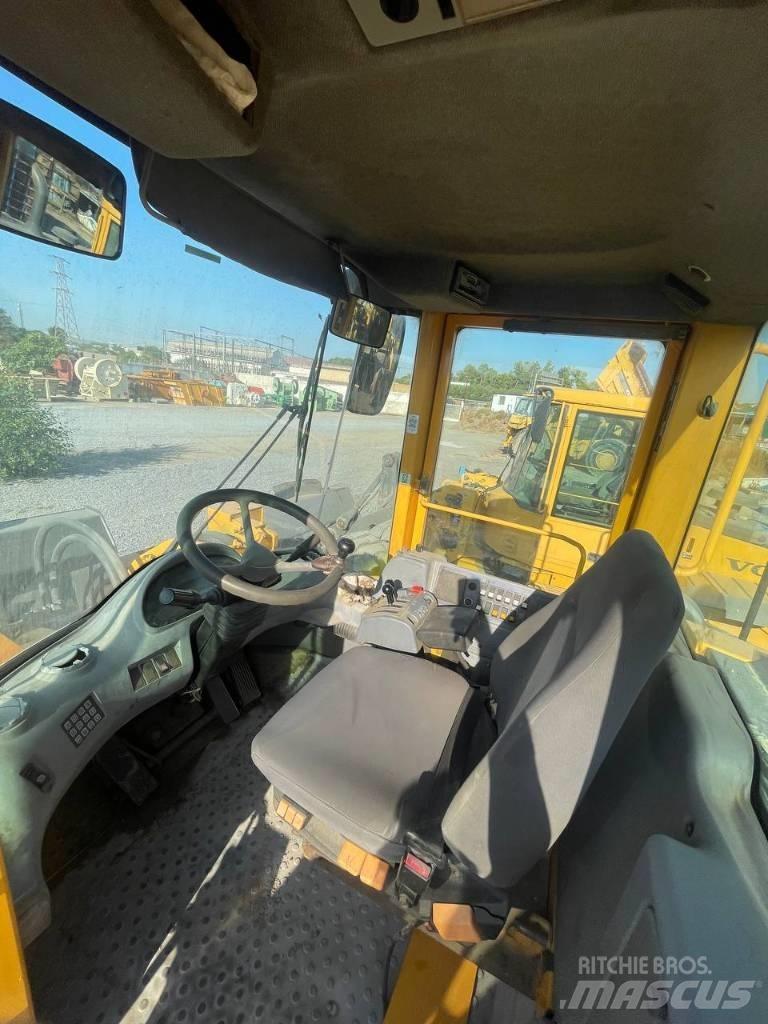 Volvo L 180 E Iekrāvēji uz riteņiem