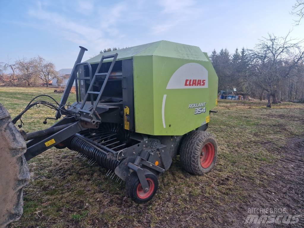 CLAAS Rollant 354 RC Rituļu preses