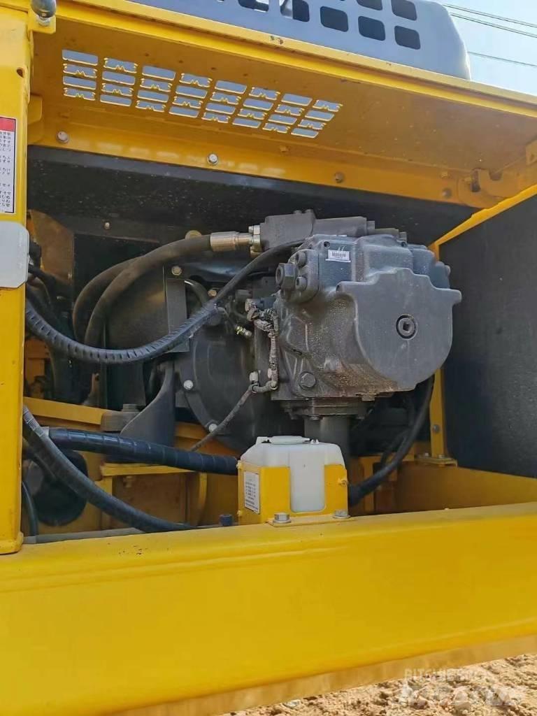 Komatsu 450-8 Kāpurķēžu ekskavatori