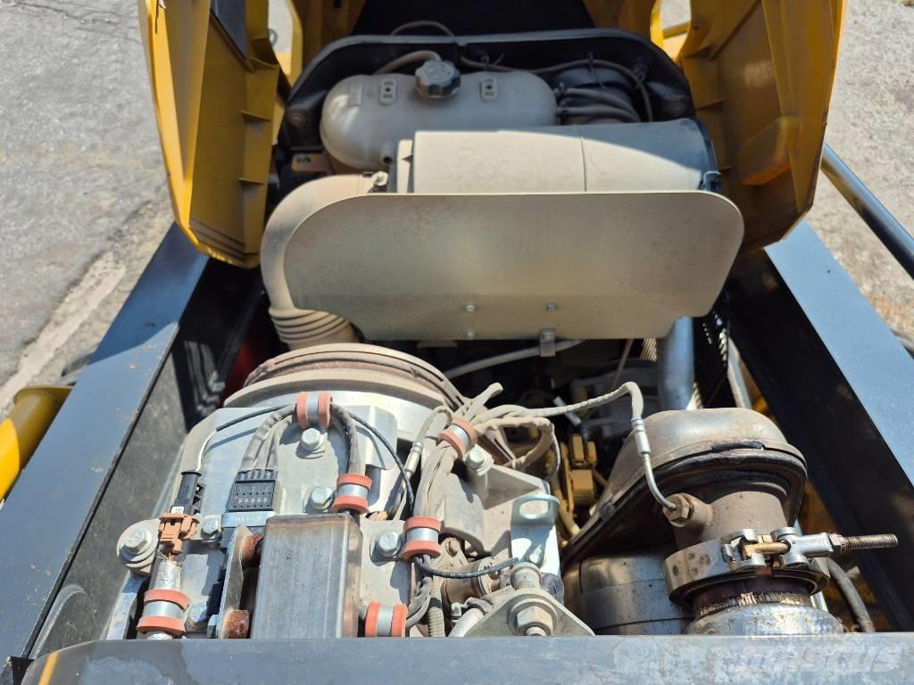 John Deere 310SL Ekskavatori-iekrāvēji