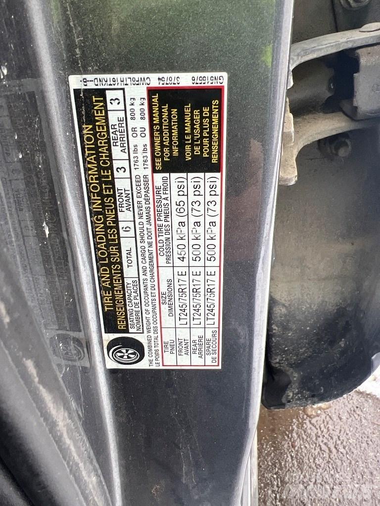 Nissan TITAN XD Vieglais kravas automobilis/izkraušana no sāniem