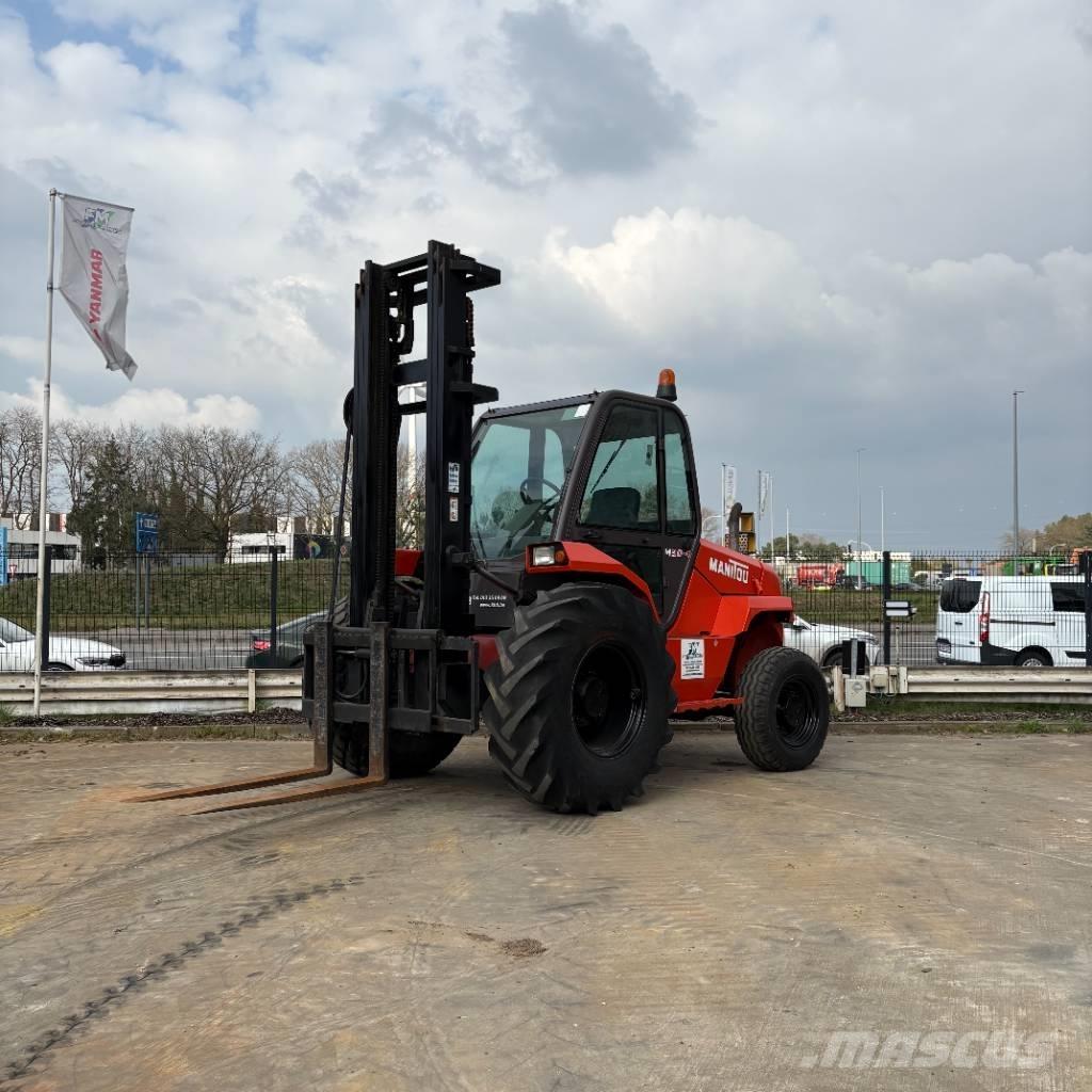 Manitou M 30.4 Apvidus autokrāvējs