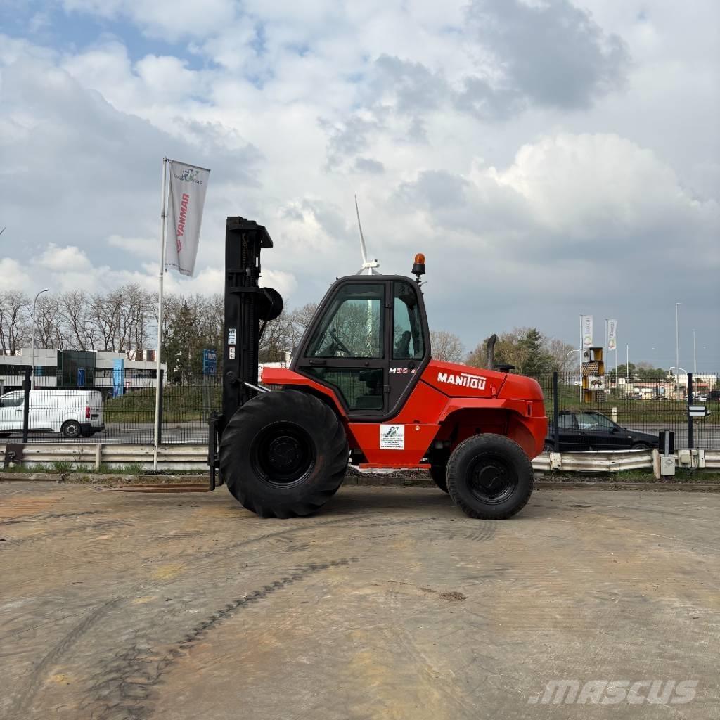 Manitou M 30.4 Apvidus autokrāvējs