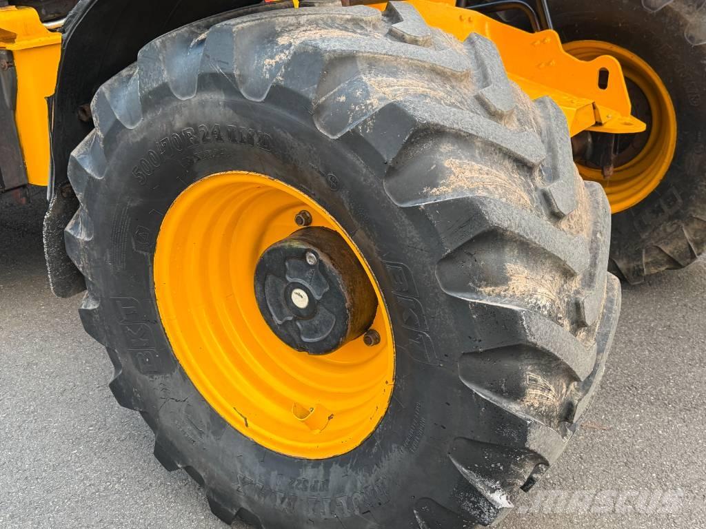 JCB TM320 Iekrāvēji uz riteņiem