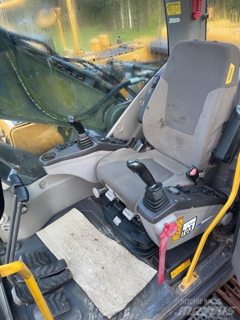 Volvo EC210C Kāpurķēžu ekskavatori