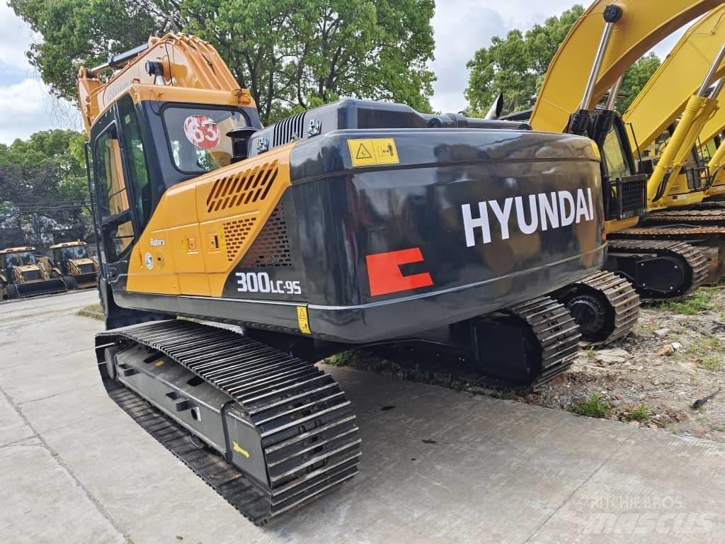 Hyundai 330LC-9S Kāpurķēžu ekskavatori