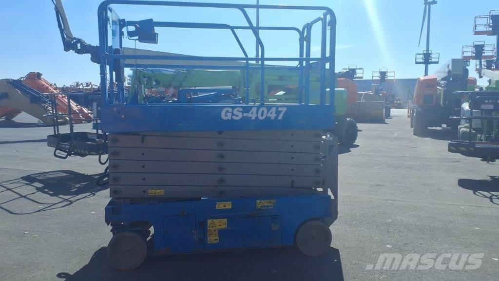GENIE GS4047 Šķerveida pacēlāji