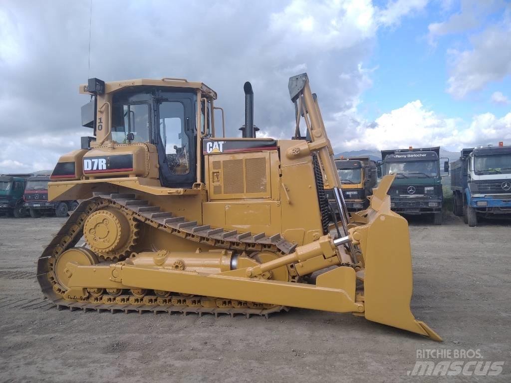 CAT D 7 R Buldozeri