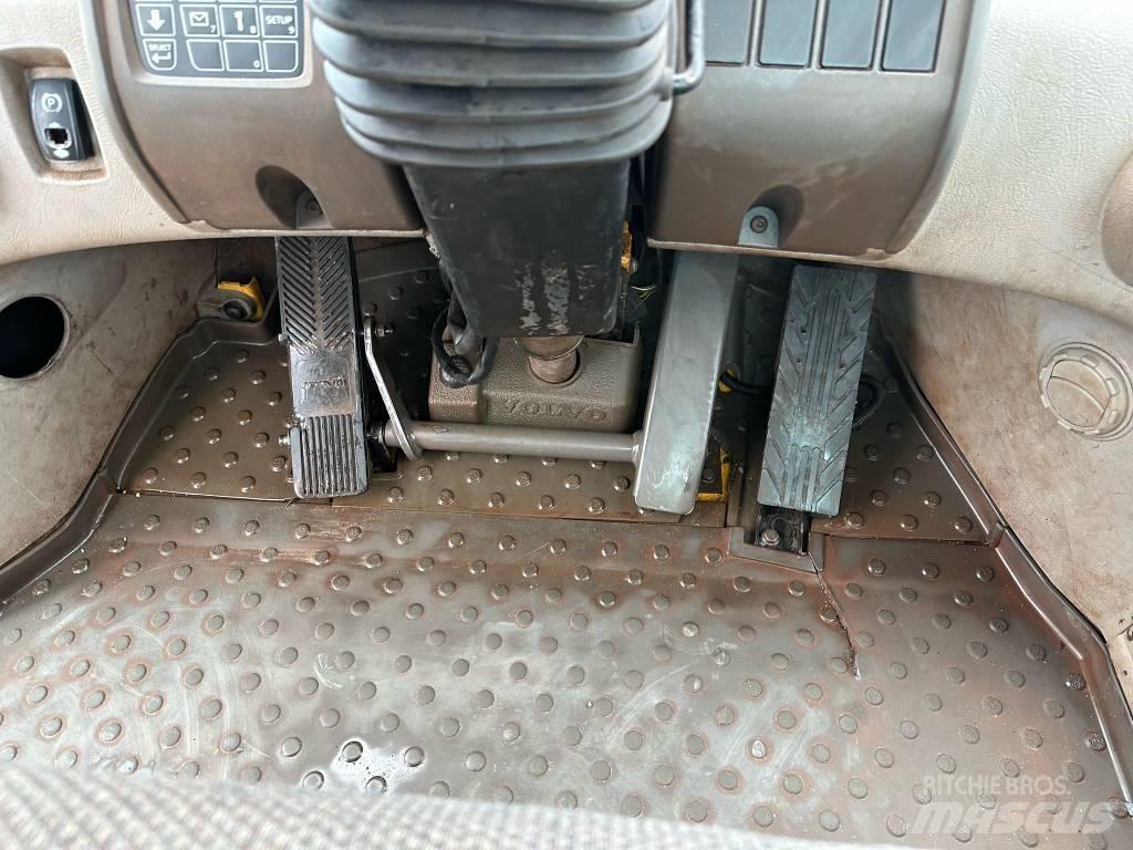 Volvo L180F Iekrāvēji uz riteņiem