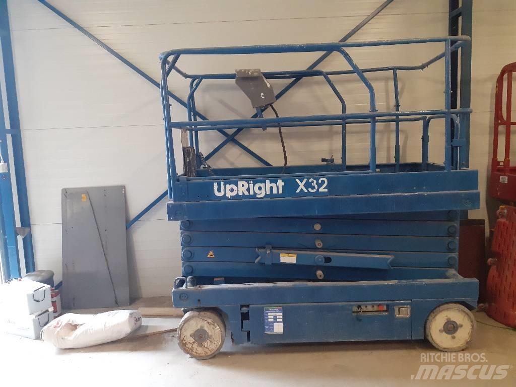 UpRight X 32 Šķerveida pacēlāji