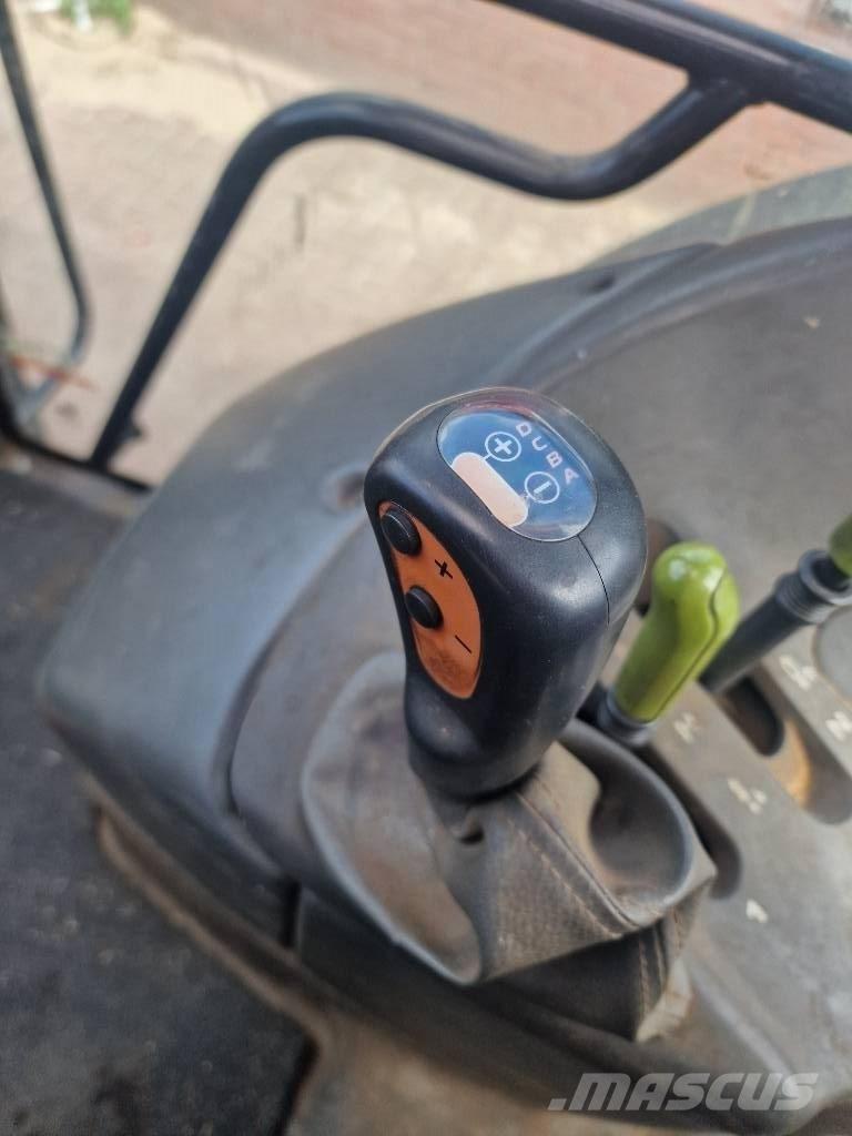 CLAAS Arion 430 Traktori