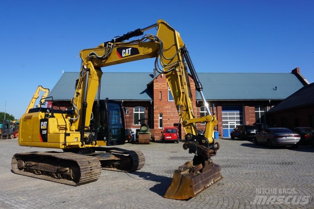 CAT 320 FL Kāpurķēžu ekskavatori