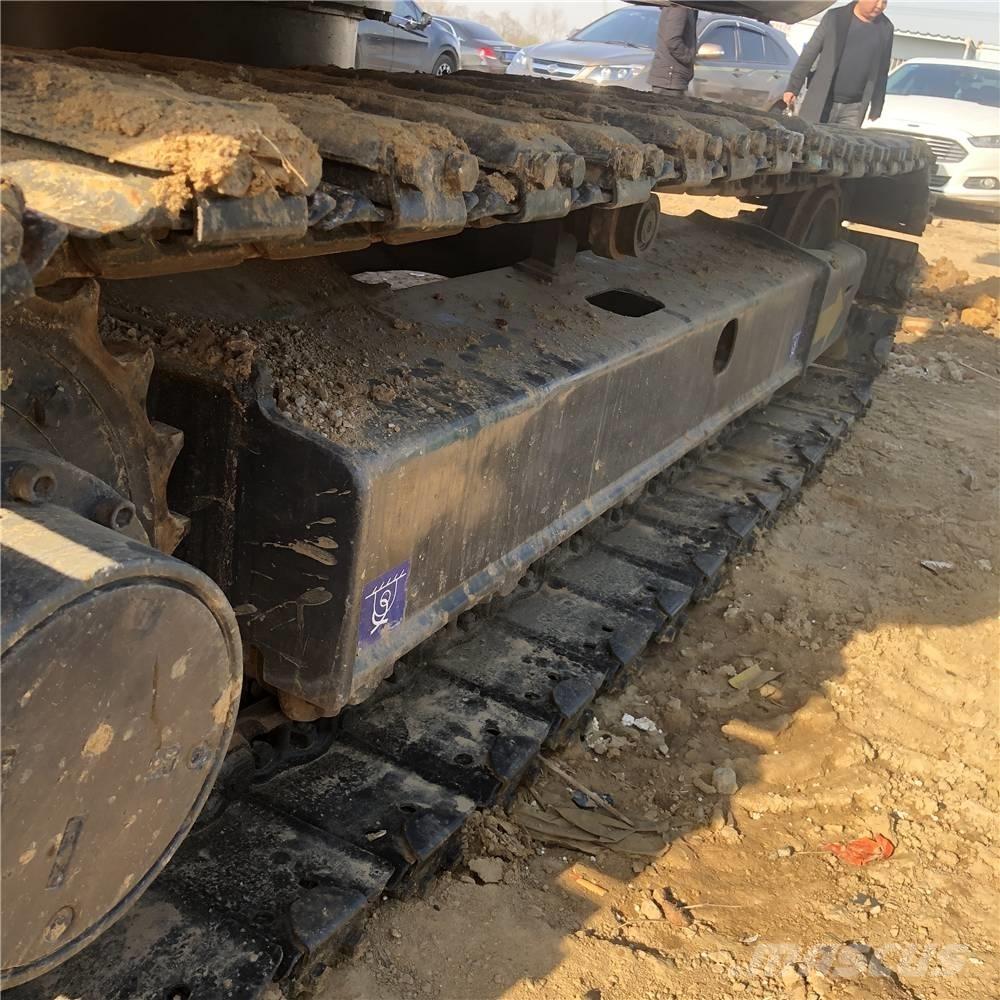 Hitachi ZX70-5A Vidēja lieluma ekskavatori 7 t - 12 t