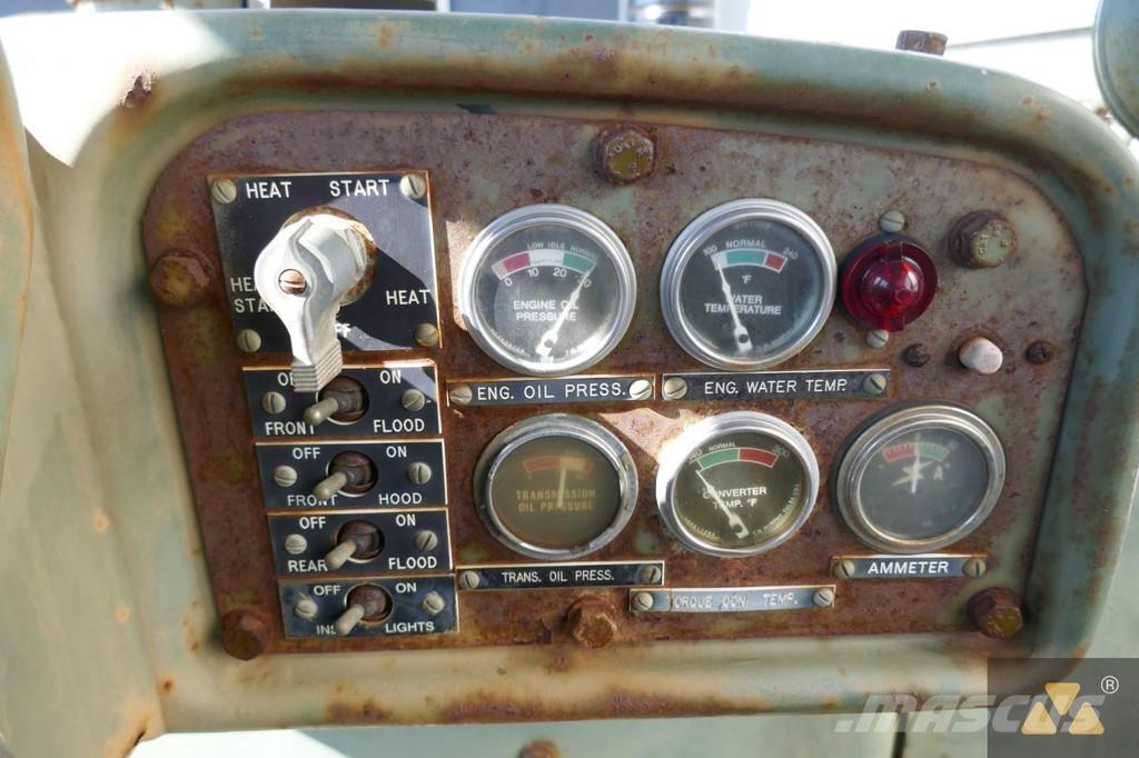 CAT D7F Ex-army Kāpurķēžu buldozeri