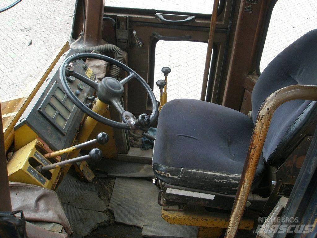 Komatsu W40-2 Iekrāvēji uz riteņiem