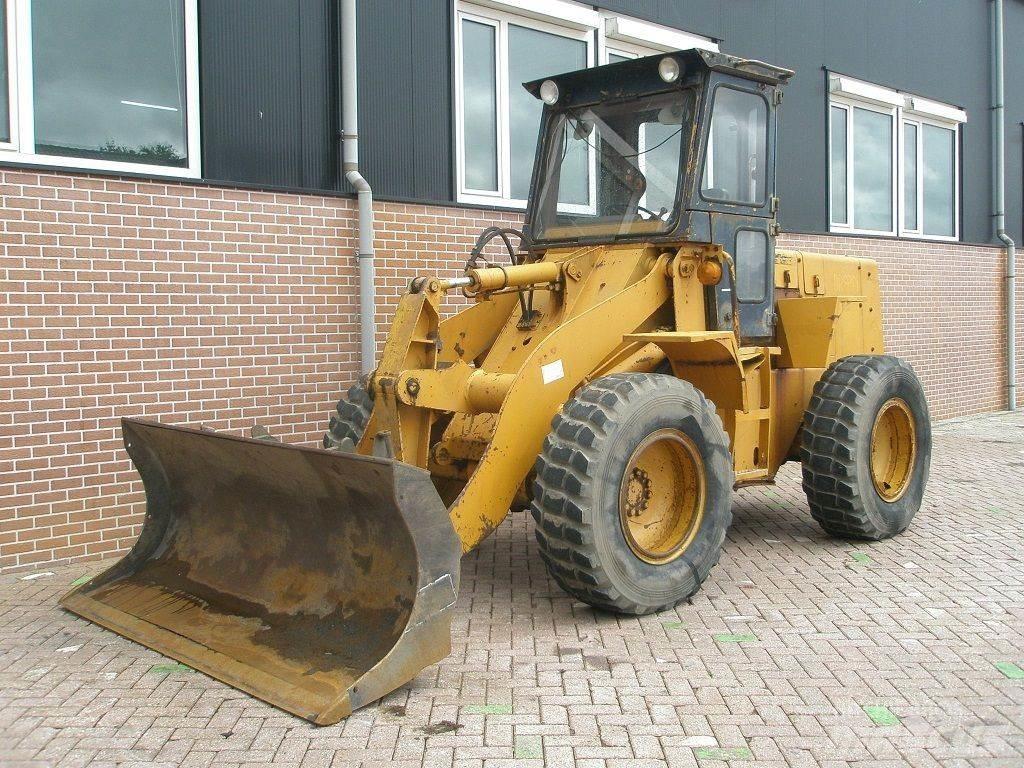 Komatsu W40-2 Iekrāvēji uz riteņiem
