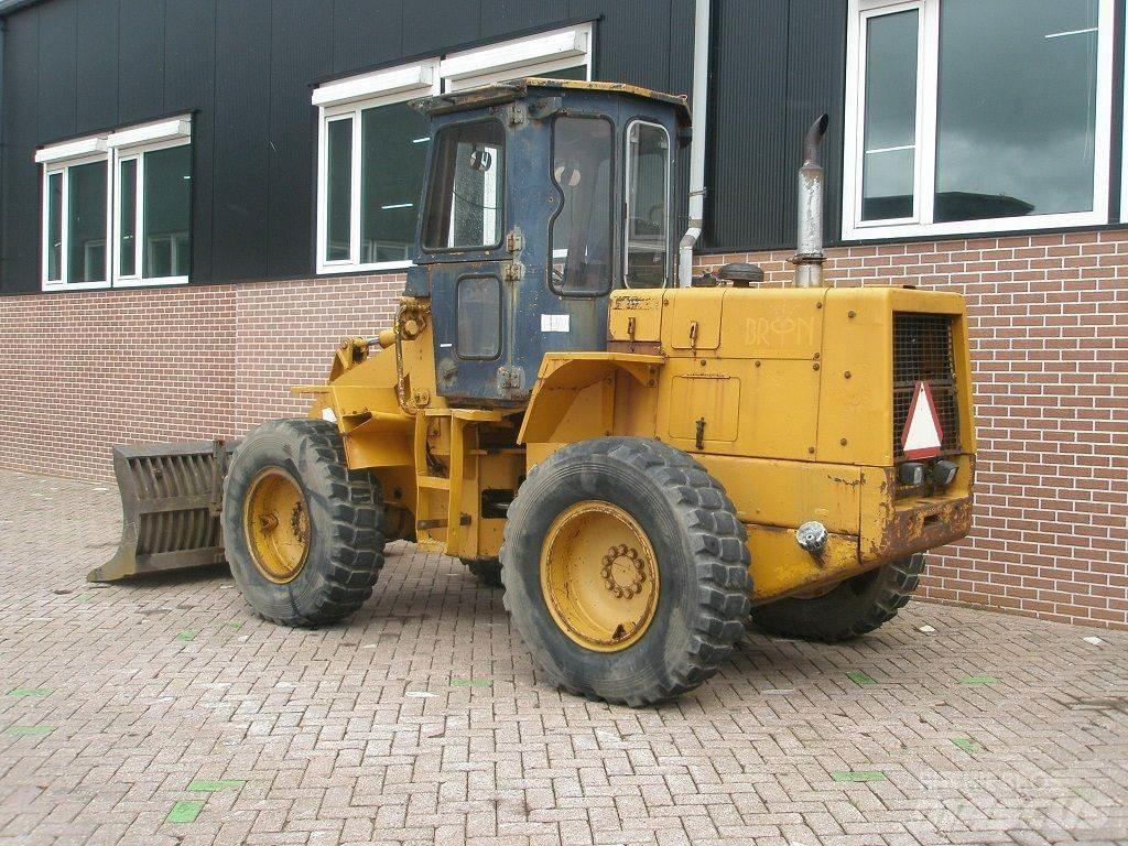Komatsu W40-2 Iekrāvēji uz riteņiem