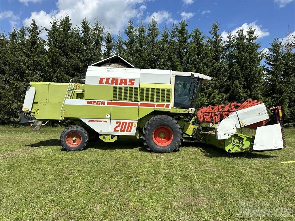 CLAAS Mega 208 Ražas novākšanas kombaini