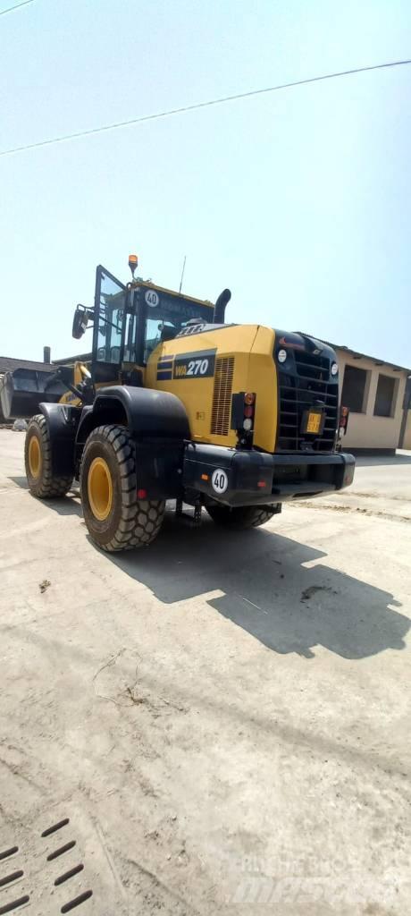 Komatsu WA270-8 Iekrāvēji uz riteņiem